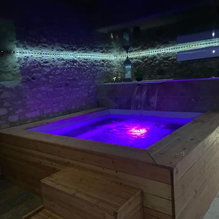 Gite A La Ferme Avec Jacuzzi Et Sauna Villefloure Exterior foto