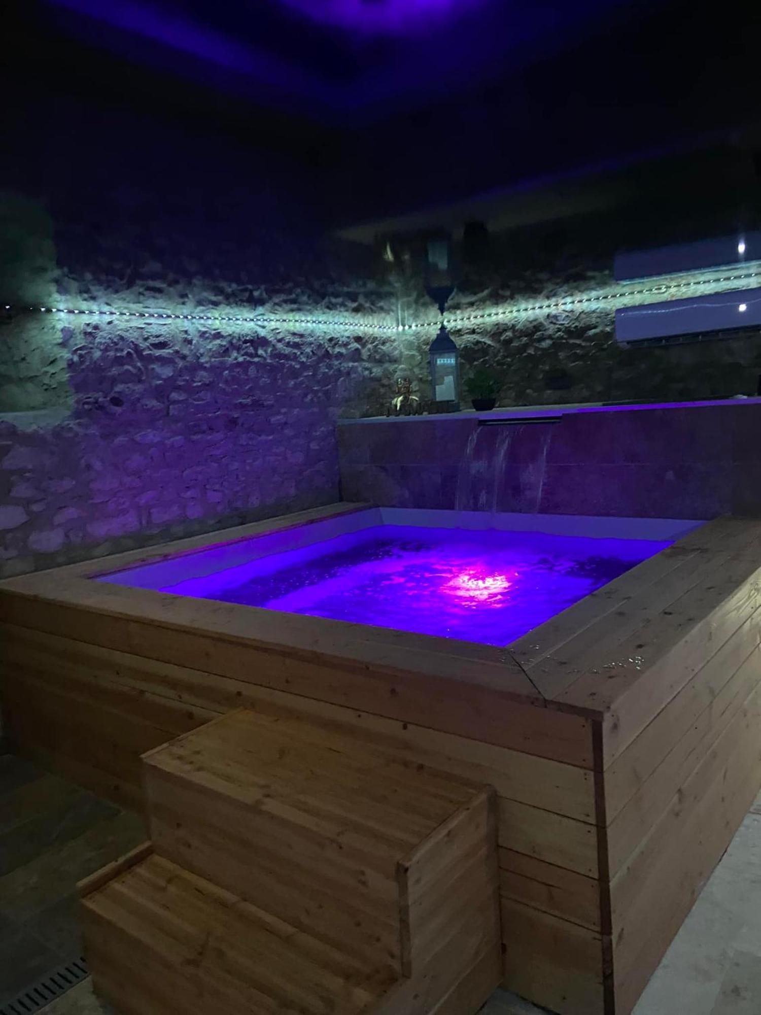 Gite A La Ferme Avec Jacuzzi Et Sauna Villefloure Exterior foto